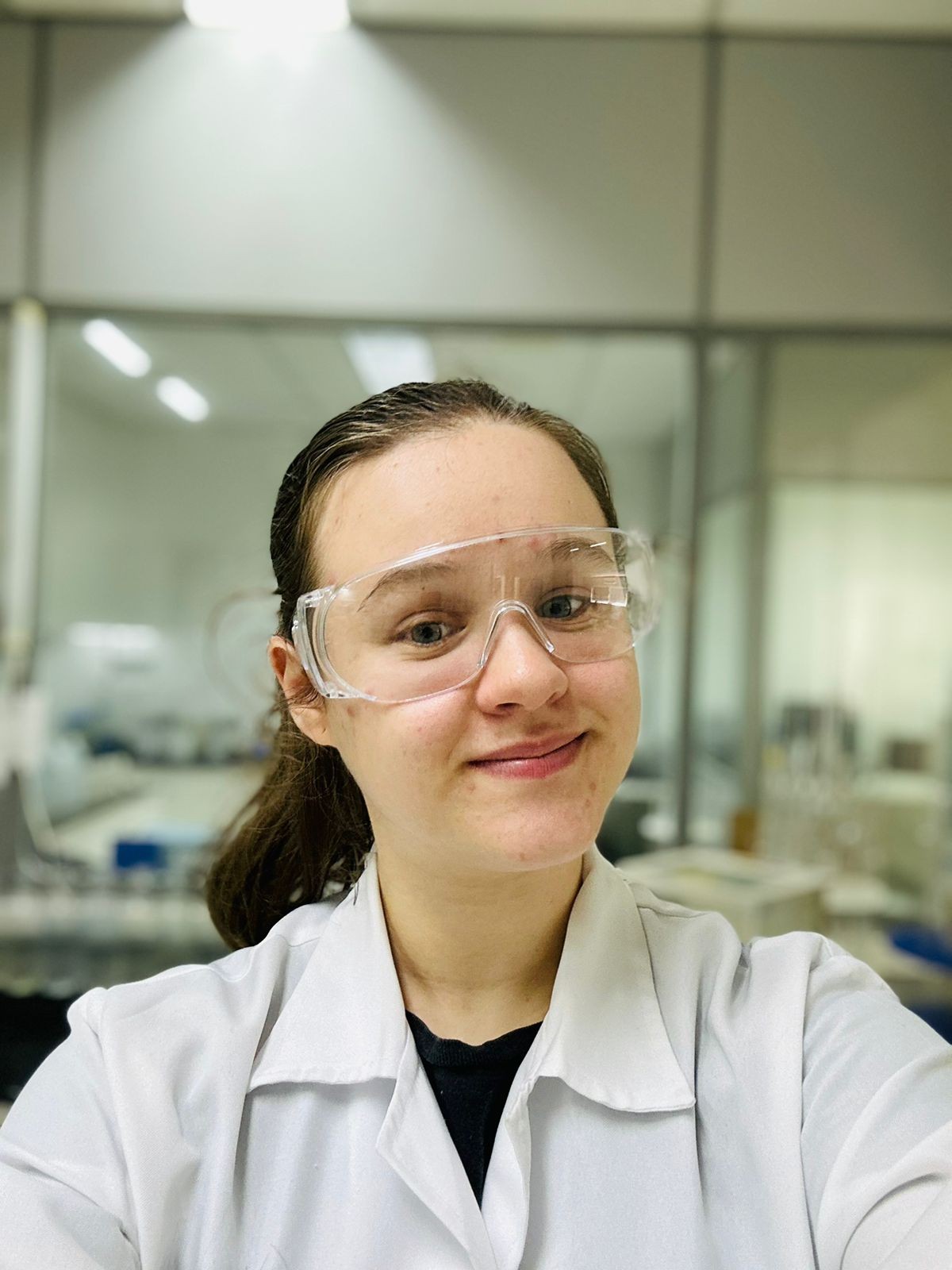 Naiara Essevin de Azevedo   